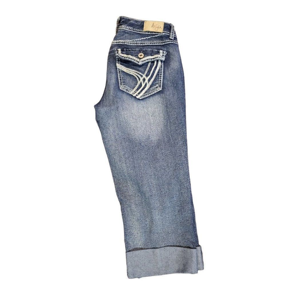 Ariya Crop‎ Shorts Women Sz 7 / 8 Blue Denim Cuffed Boho Everyday
